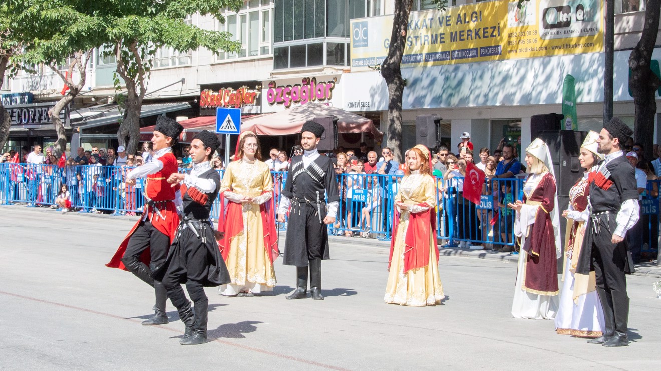 Selçuk Üniversitesi Öğrenci Toplulukları, Zafer Bayramı kutlamalarında büyük beğeni aldı